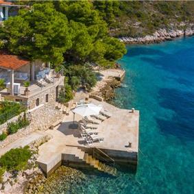 Luxury 6 Bedroom Seafront Villa with pool and Separate Apartment along Secluded Beach near Hvar Town, Sleeps 10-12
